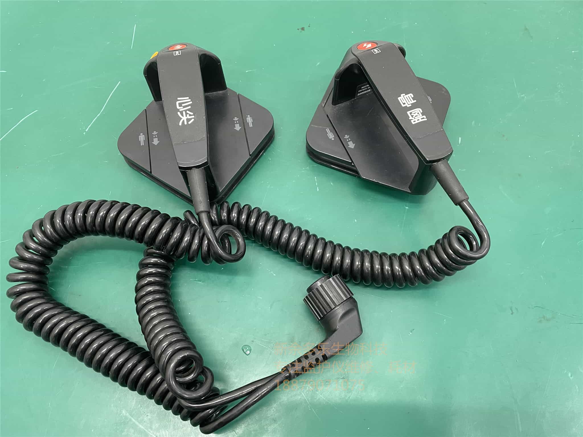美敦力LIFEPAK 20 除顫儀電擊手柄 (9).jpg 美敦力LIFEPAK 20 除顫儀電擊手柄 (9).jpg